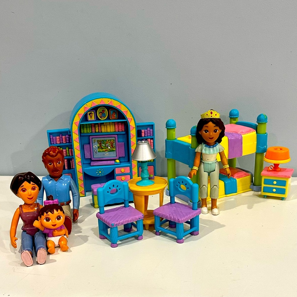 Dora the Explorer dollhouse furniture and people